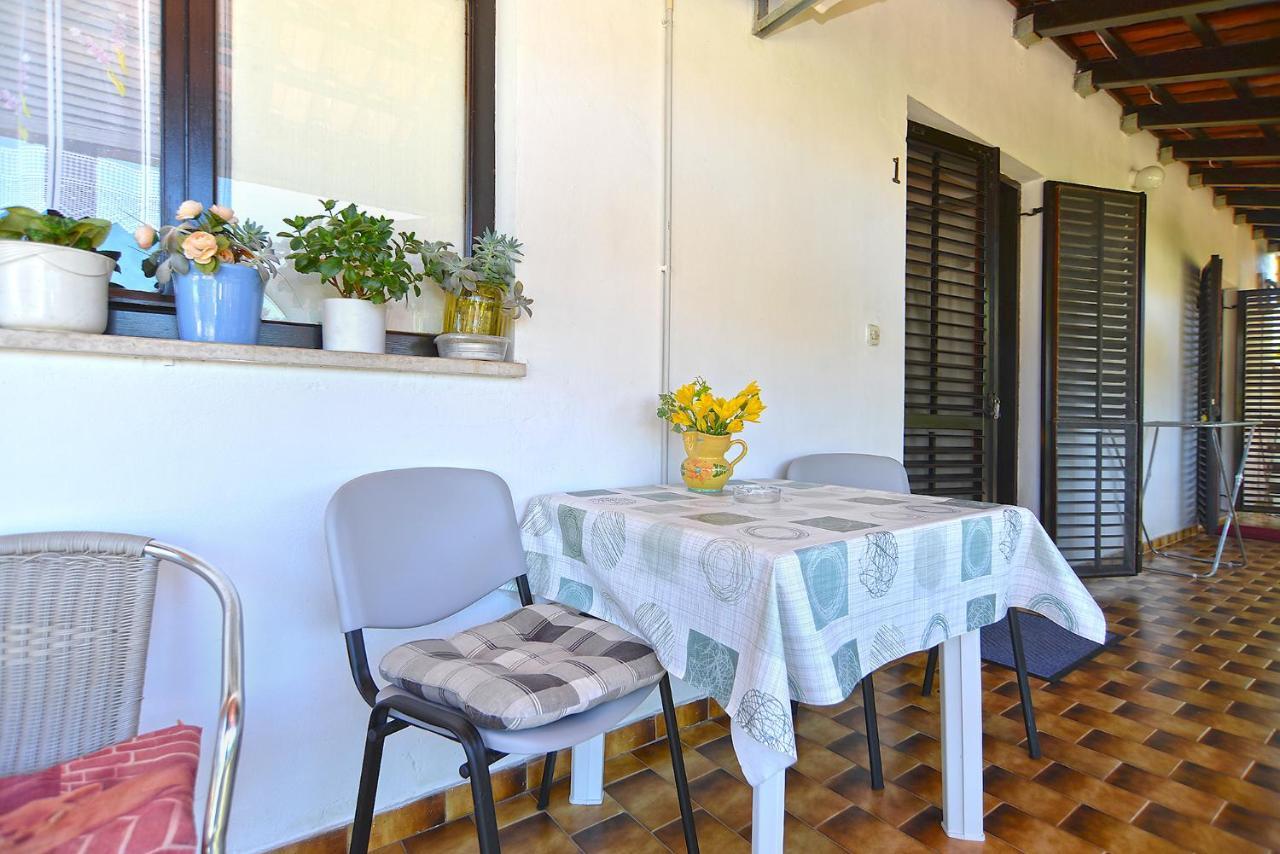 Rooms Veli Vrh 2208 プーラ エクステリア 写真
