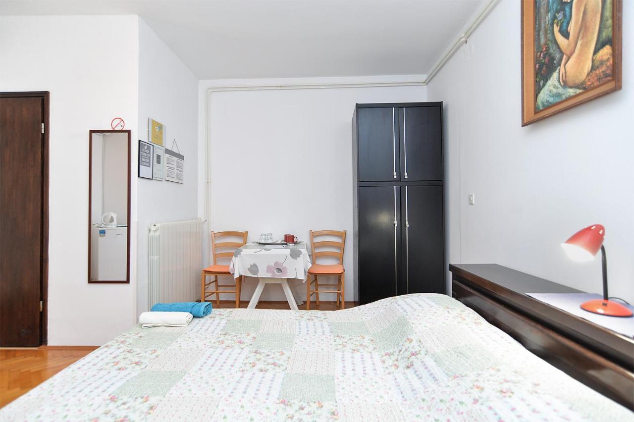 Rooms Veli Vrh 2208 プーラ エクステリア 写真